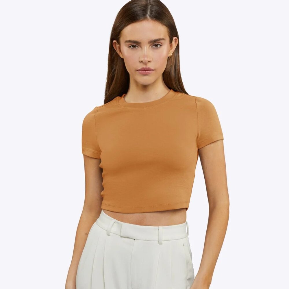 NWOT TAHARI Caramel Beige Camel Thermal Tee Cropped